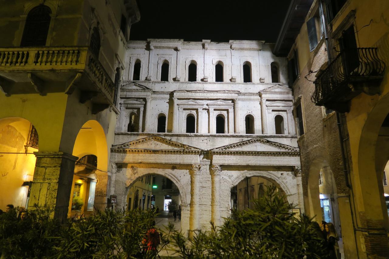 B&B Oberdan 18 Βερόνα Εξωτερικό φωτογραφία